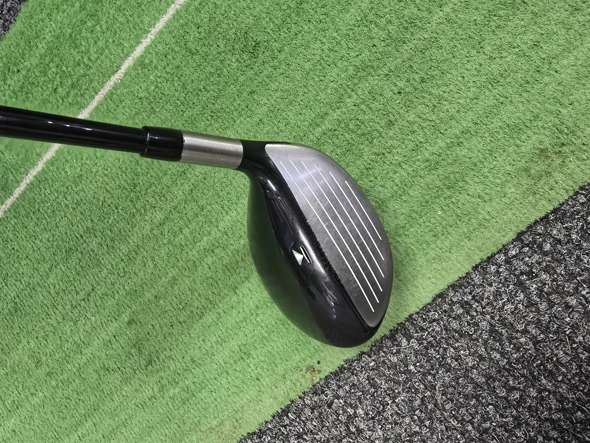 Titleist 909 F2 3 wood  18.5° Stiff shaft
