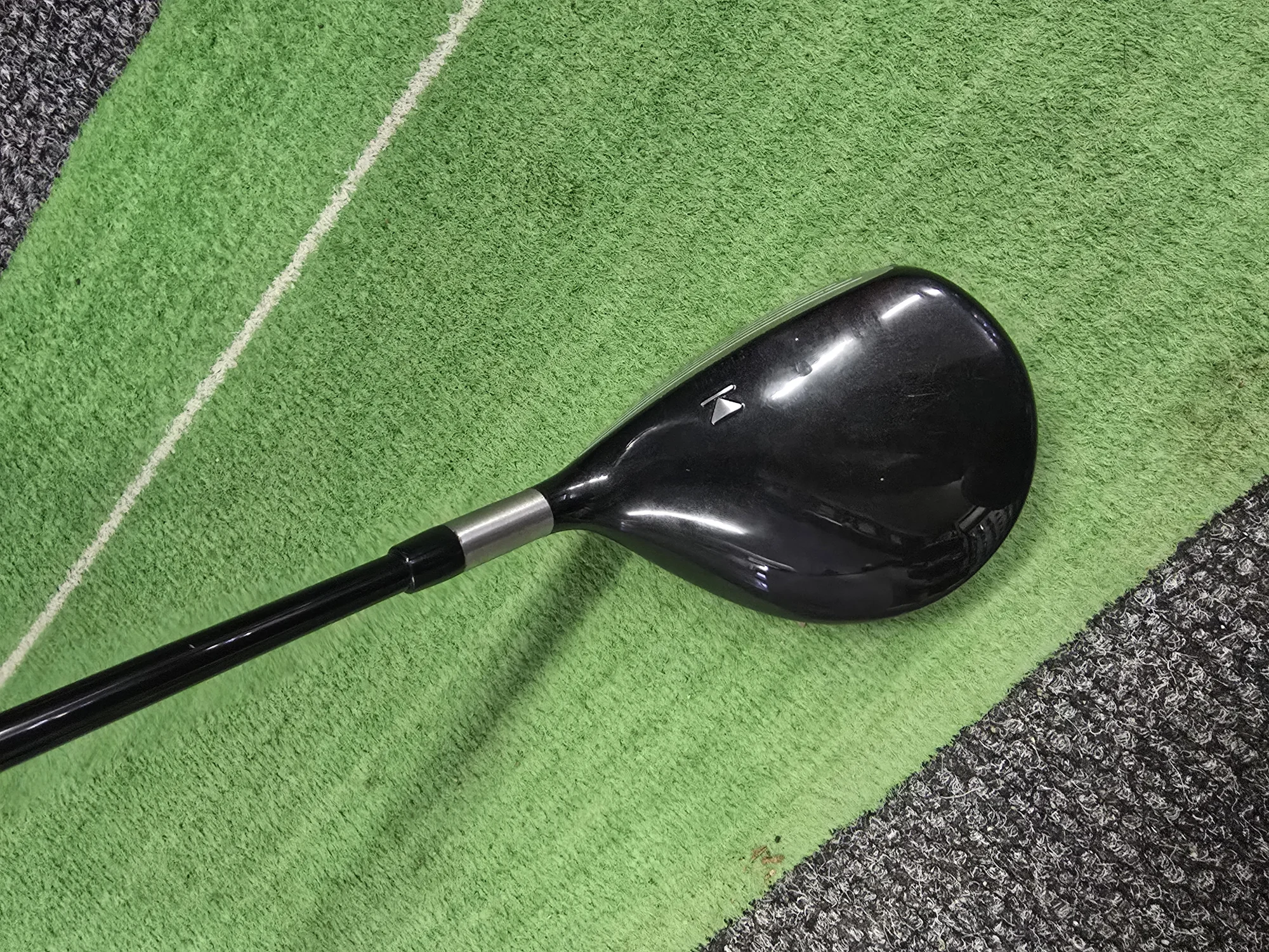 Titleist 909 F2 3 wood  18.5° Stiff shaft