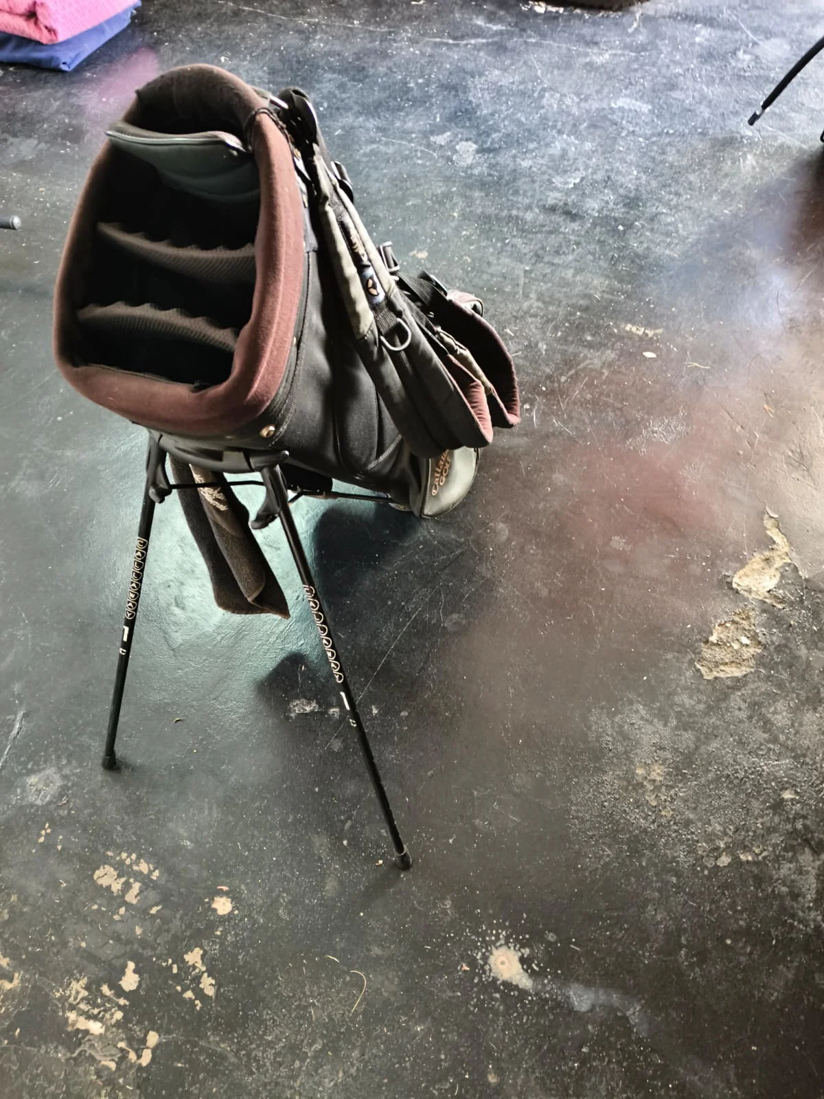 Callaway golf carry bag with working stands