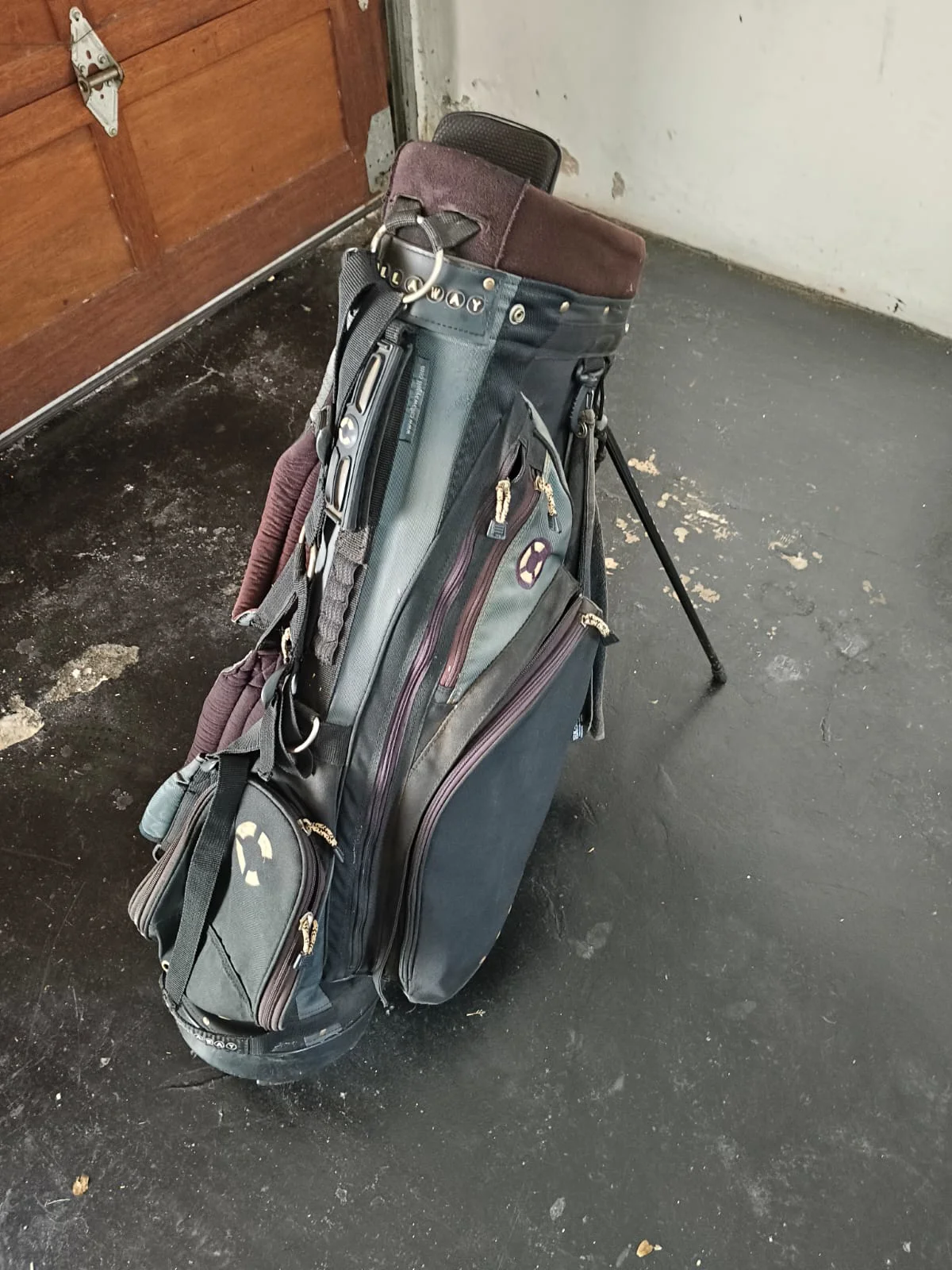 Callaway golf carry bag with working stands